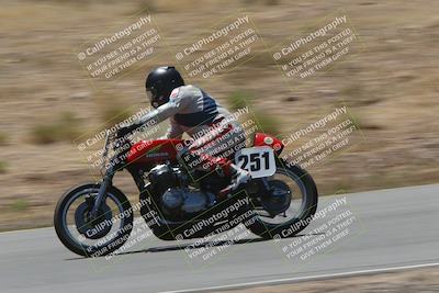 media/Apr-20-2025-AHRMA (Sun) [[393a79c373]]/Race/Group 5/Turn 4b/